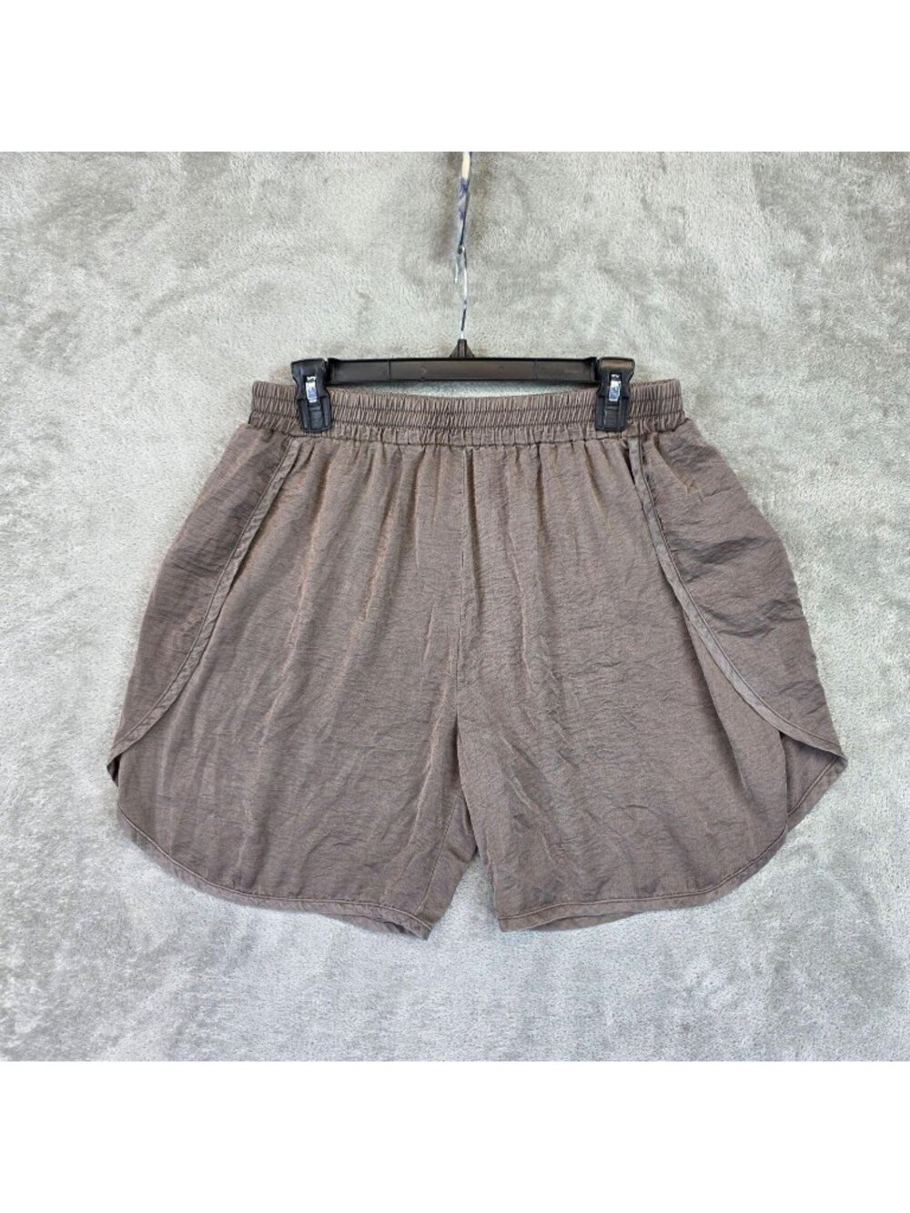 Urban Outfitters Shorts Mens Medium Brown 6.5 Inch Athletic Pockets Lightweight